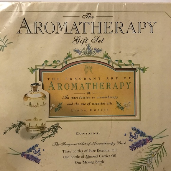 The Aromatherapy Gift Set - Picture 2 of 3